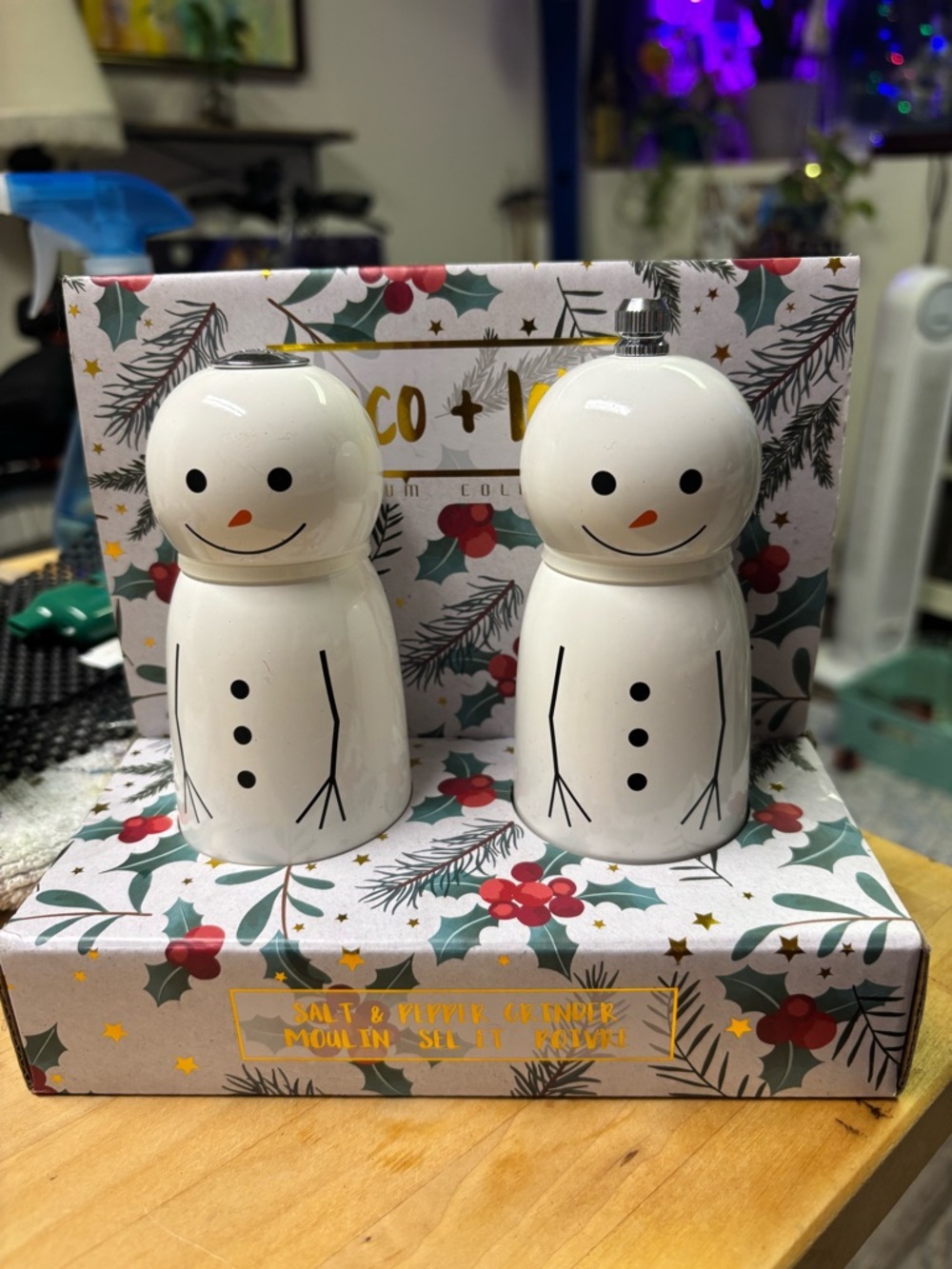 Snowman Salt & Pepper Shaker Set - White Holiday Tabletop